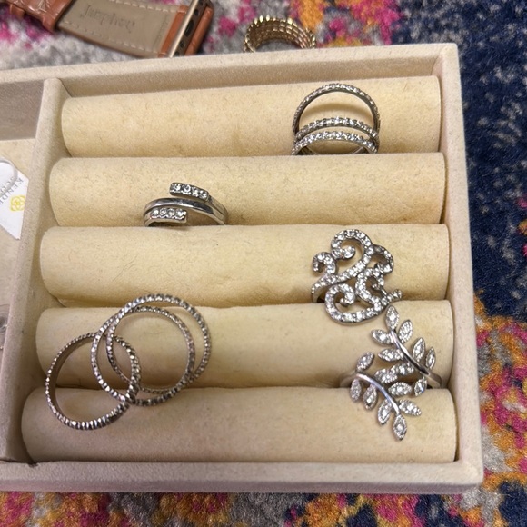 Elegant Silver Cocktail Rings Set - Picture 5 of 5